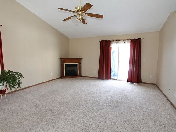 3rd image of 3239 Bellowind Dr