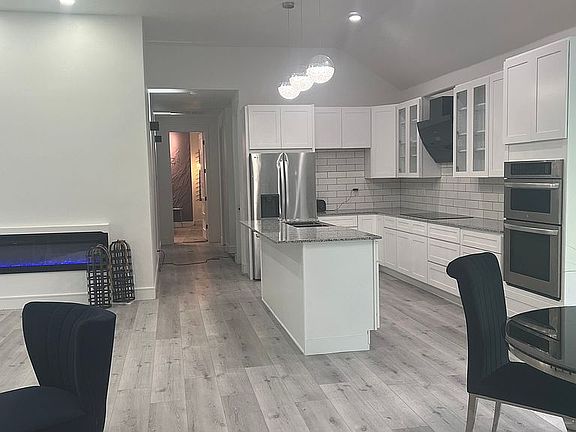 4th image of 20055 Hill Ln