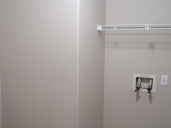 4th image of 30552 Pine Creek Dr