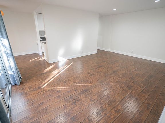 2nd image of 18307 Burbank Blvd Unit 79
