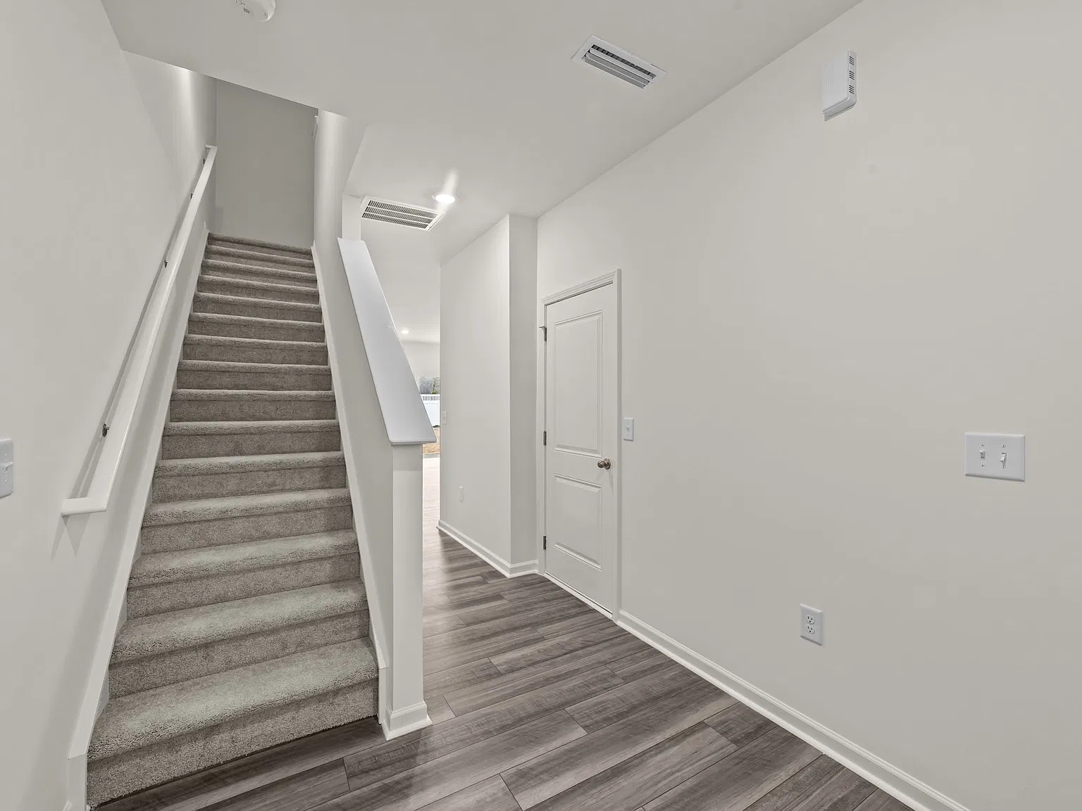 3 bed, 2.5 bath, 1386 sqft, $1,850 — Photo 4