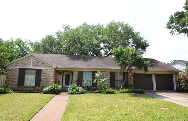 1st image of 2605 College Dr