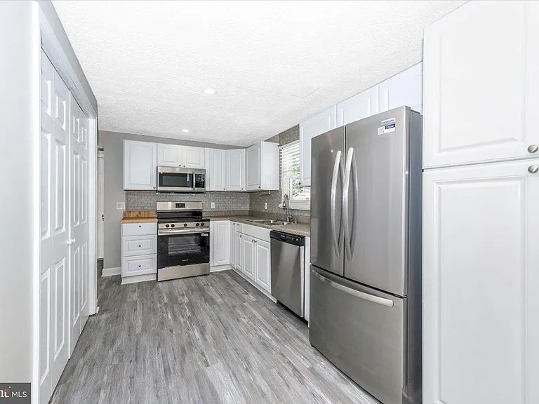 12284 Bandera Ln — Photo 11
