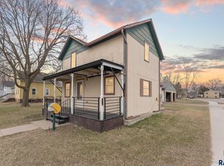 820 E 6th St, Dell Rapids, SD 57022