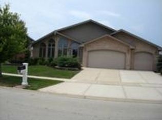 8072 Stonegate Dr, Tinley Park, IL 60487