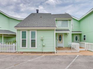 624 Harbor Cir, Azle, TX 76020