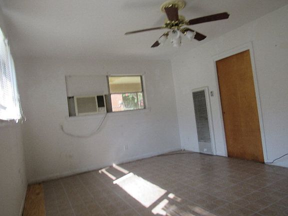 3rd image of 103 Romallen Dr