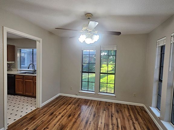 4th image of 1402 Sheppard Ln