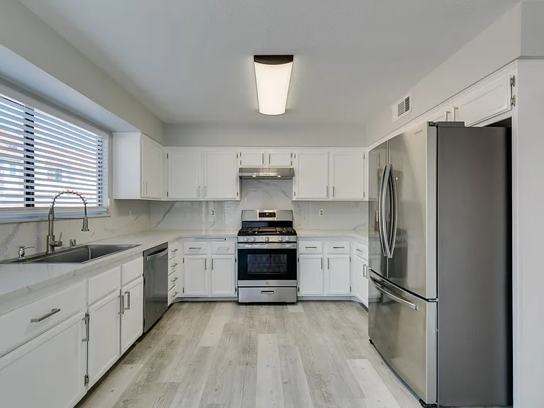 91 Trevor Dr — Photo 23