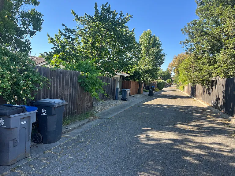 1417 Lake Blvd — Photo 31