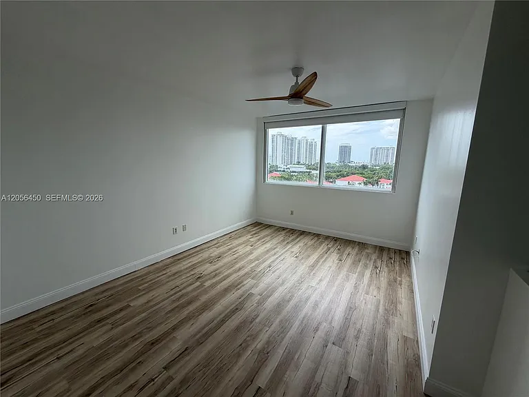 3000 NE 188th St #707 — Photo 17