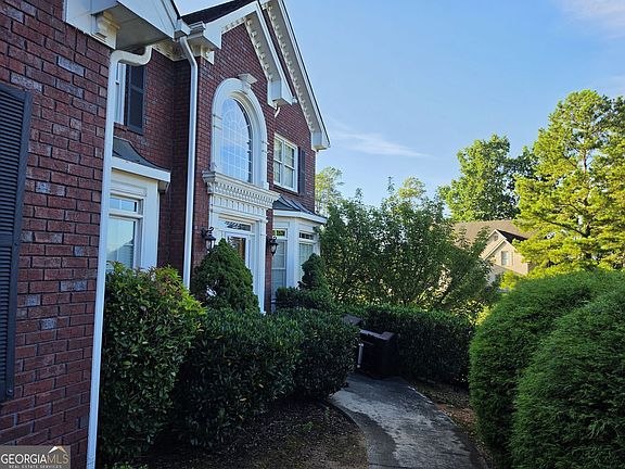 5th image of 2810 Shoemaker Ln