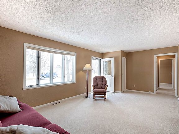 3rd image of 2823 Scenic Dr