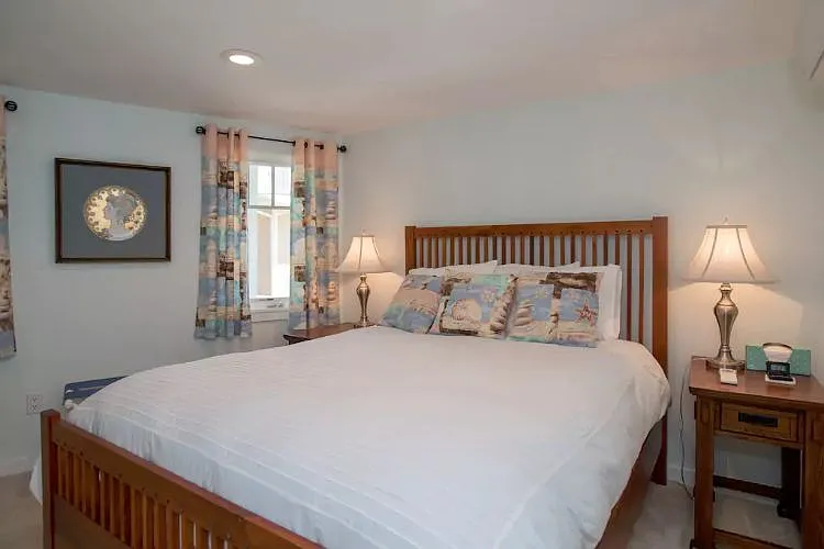 Guest bedroom