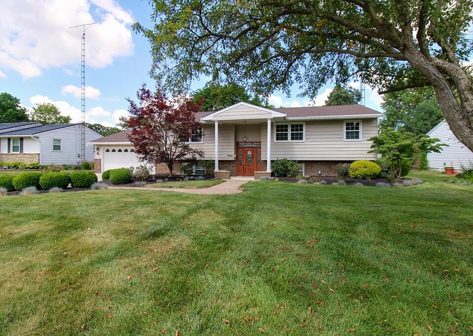 1st image of 789 Laura Dr
