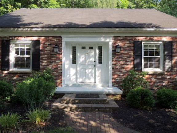 2nd image of 2920 Brookwood Dr