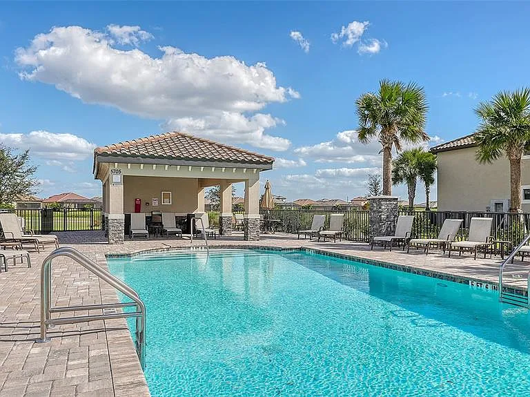 5710 Palmer Cir #201 — Photo 38