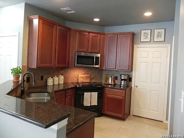 2 bed, 2.5 bath, 1783 sqft, $1,650 — Photo 2