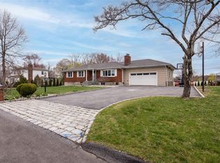 2820 Sarles Dr, Yorktown Heights, NY 10598