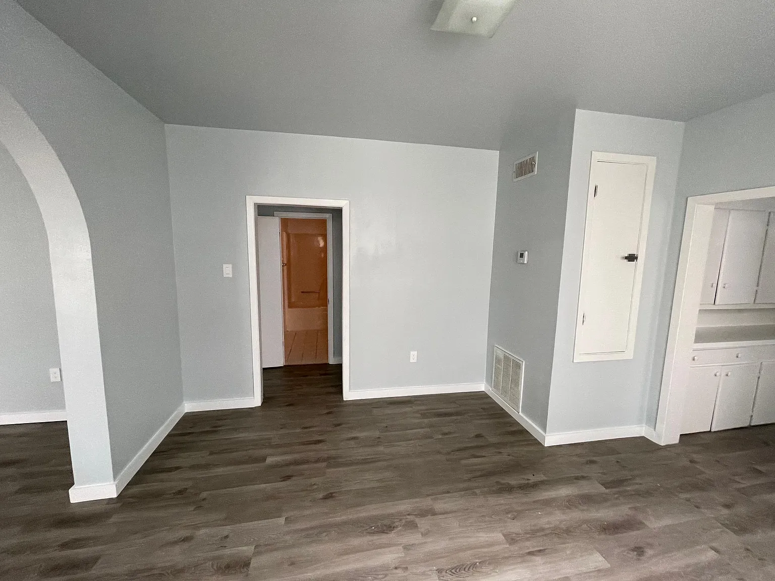 2824 Broadway St — Photo 3