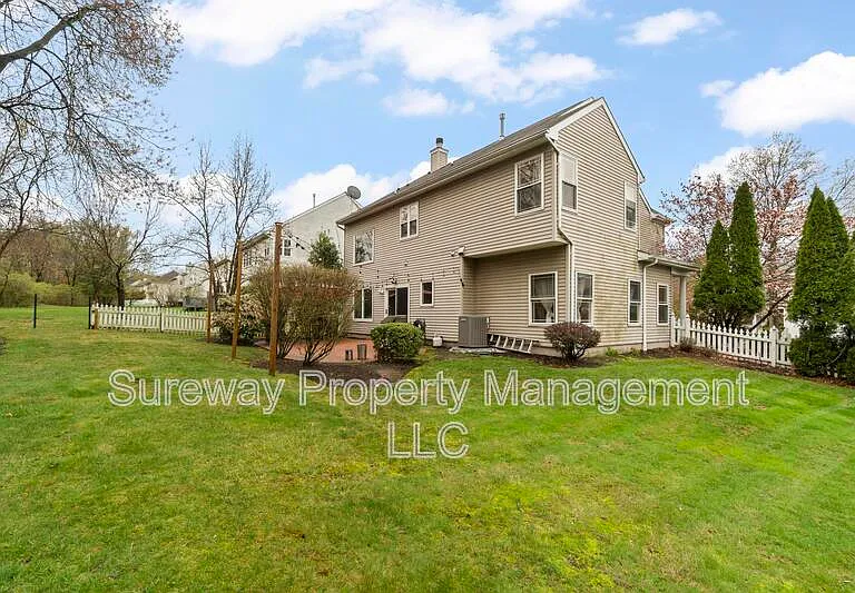41 Rutgers Ln — Photo 25