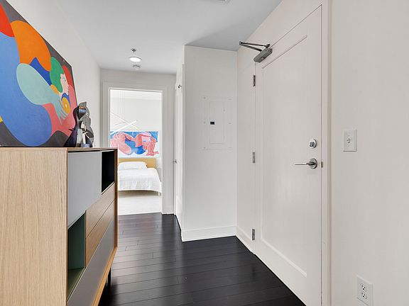 4th image of 601 W Rosemary St #514