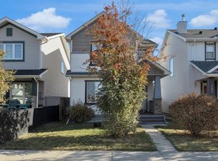 186 W Everglen Rise SW, Calgary, AB T2Y4Z2