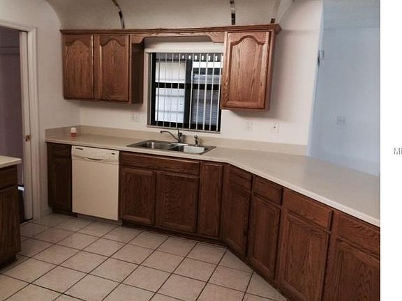 4th image of 818 Nelson Dr