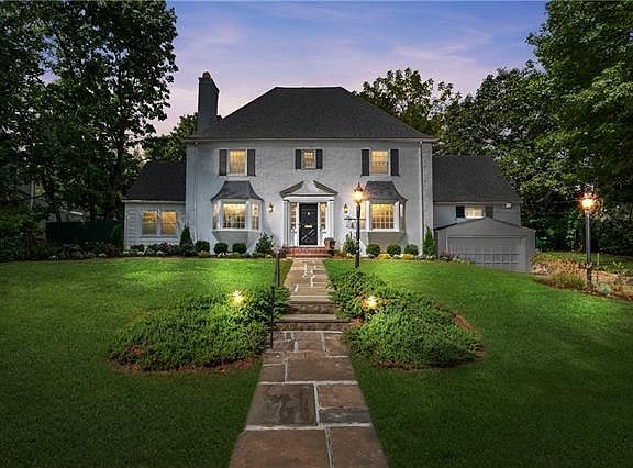 2nd image of 4 Columbus Cir