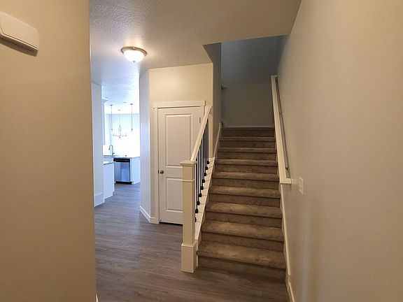 3rd image of 4021 W Harmony Dr