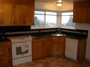 18638 4th Ave SW, Seattle, WA 98166