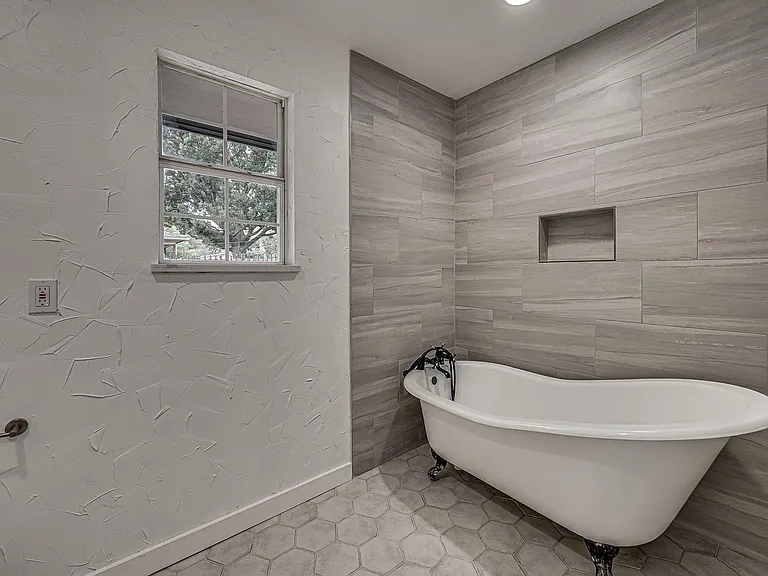 4728 Houghton Ave — Photo 17