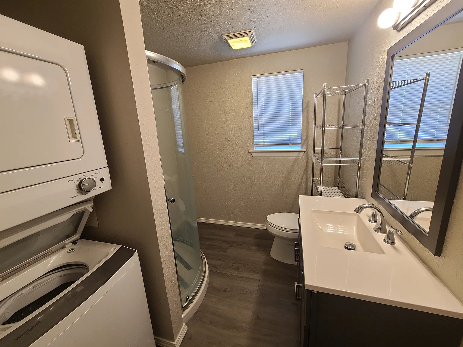1 bed, 700 sqft, $975 — Photo 2