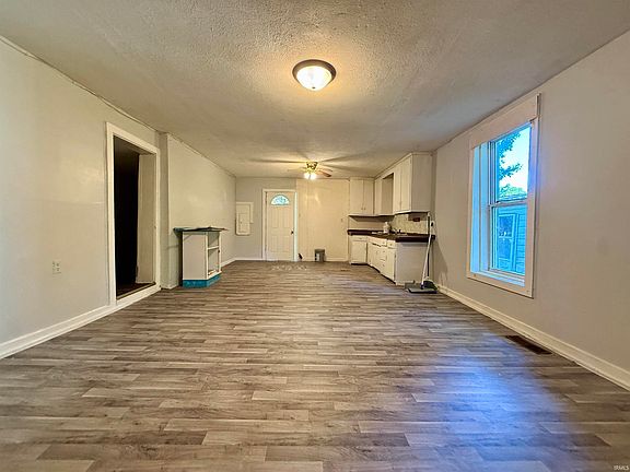 4th image of 607 Forsythe St