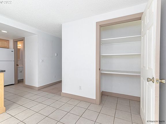 4th image of 1805 NE 116th St APT D