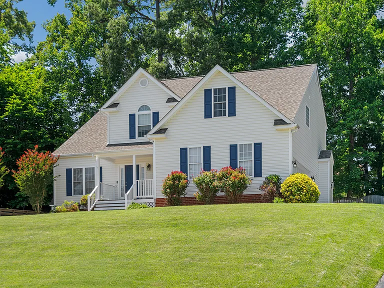 3924 Liberty Point Dr — Photo 4