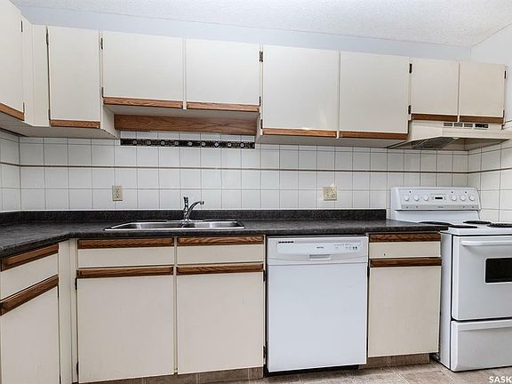 4th image of 345 Kingsmere Blvd #302