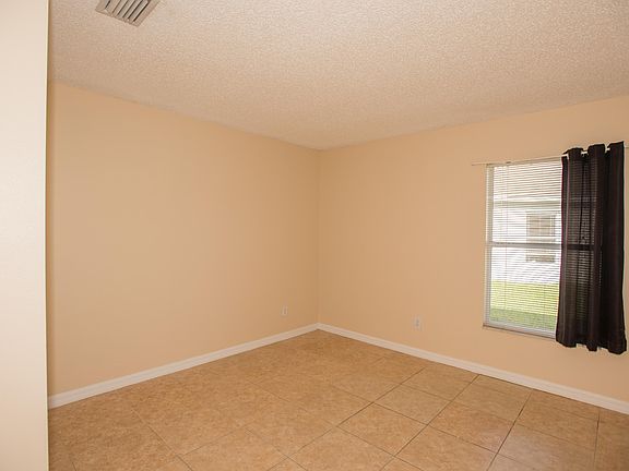 3rd image of 4026 Wilkes Dr