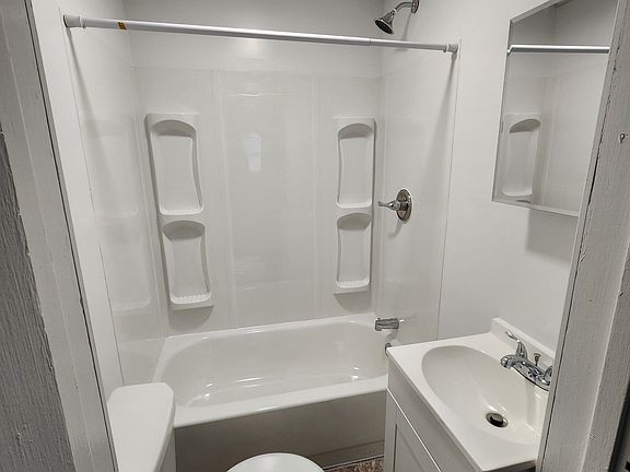 3rd image of 94 Logan St #2