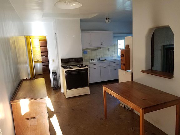 4th image of 755 Vista Grande Ave #1
