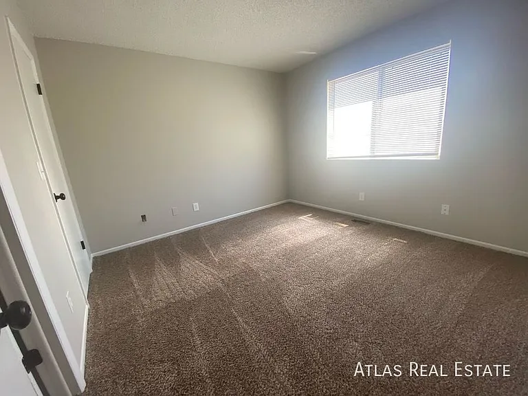 1930 W Yampa St #A — Photo 5