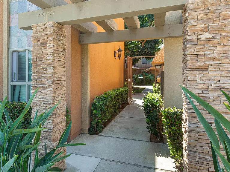 Entry way