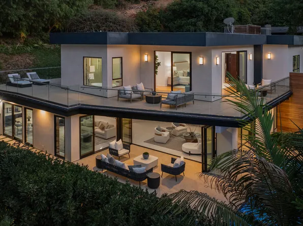 3830 Rhodes Ave, Studio City, CA 91604