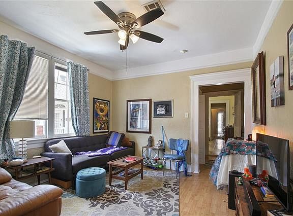 4th image of 5212-14 Hawthorne Pl