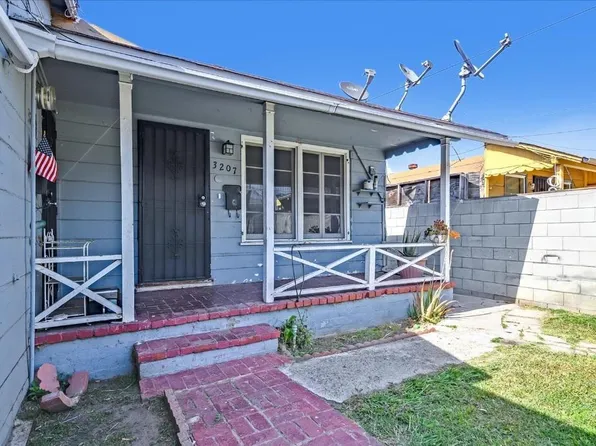 3207 W 112th St #B, Inglewood, CA 90303