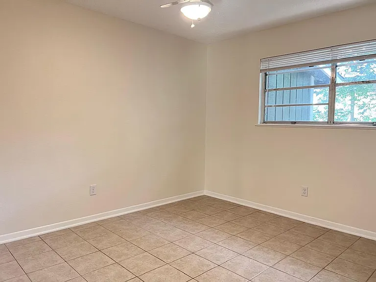 2305 Western Trails Blvd #A — Photo 21