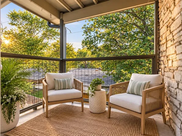 2303 E Side Dr APT 210, Austin, TX 78704