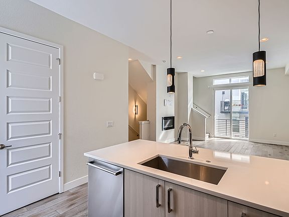 4th image of 3090 N Wilson Ct
