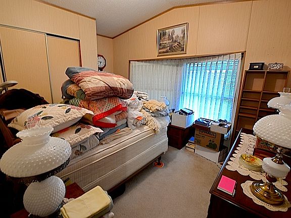 3rd image of 68 Lori Lee Dr