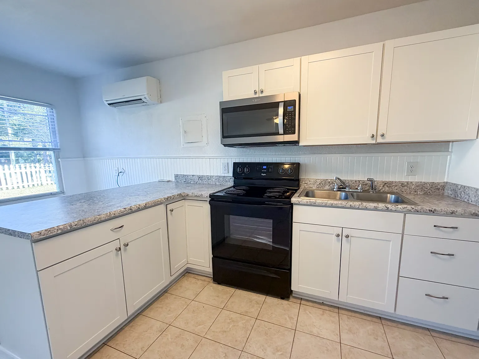 Palomar Dr — Photo 3